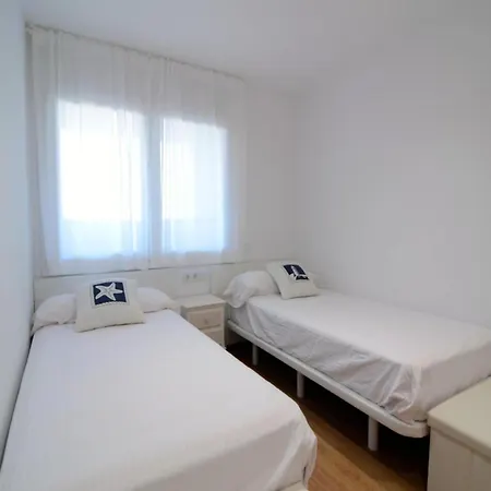 The In Has 2 Bedrooms 4 Pax L' Escala