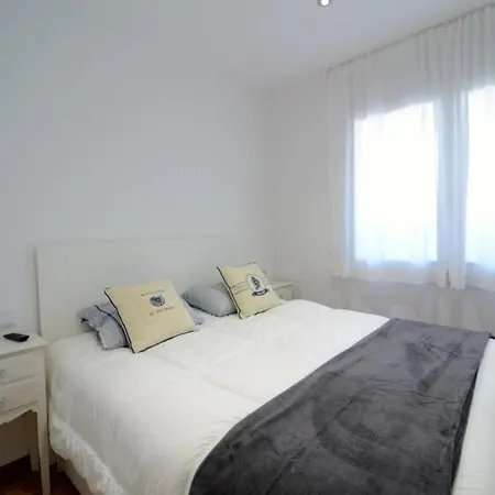 The In Has 2 Bedrooms 4 Pax L' Escala