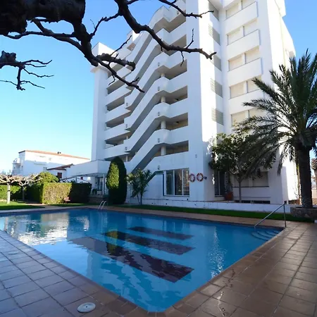 The In Has 2 Bedrooms 4 Pax L' Escala